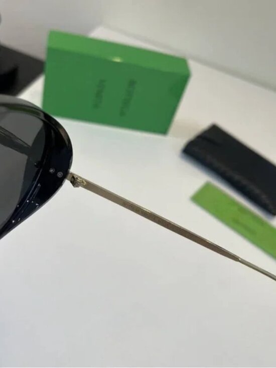 Bottega Veneta Aviator Sunglasses Black Frame Gold Temples Dark Lenses main image 4
